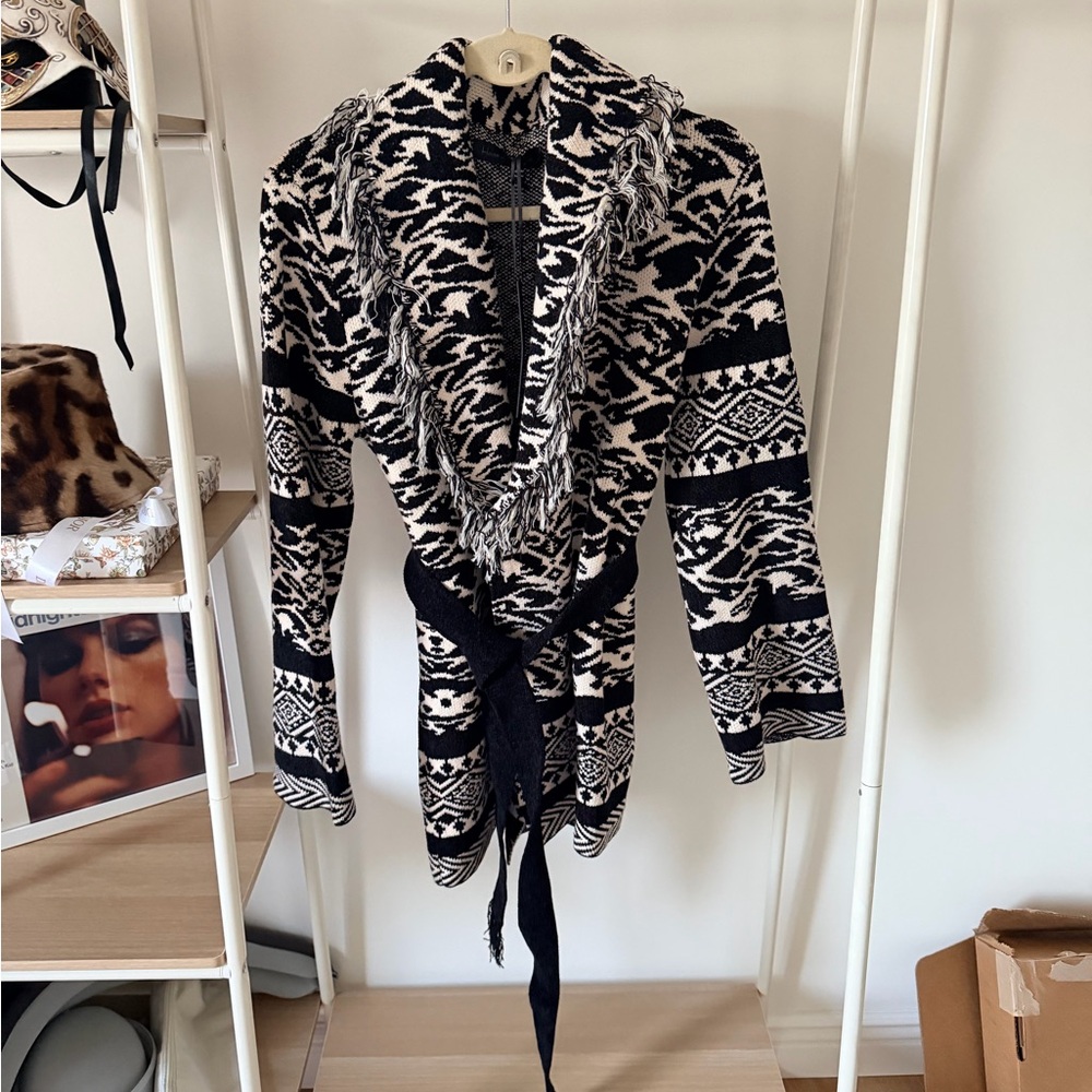 NWT House of Harlow 1960 Black and Cream Knit Cardigan